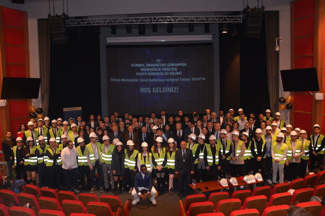 İstanbul Üniversitesi-Cerrahpaşa Maden Mühendisliği Bölümünde 4 Aralık Madenciler Günü Baret Takma Töreni düzenlendi