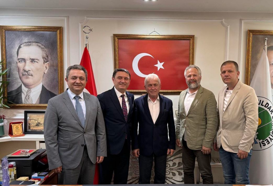 Genel Başkanımız Ayhan YÜKSEL, Zonguldak Belediye Başkanı Tahsin ERDEM’ e hayırlı olsun ziyaretinde bulundu.