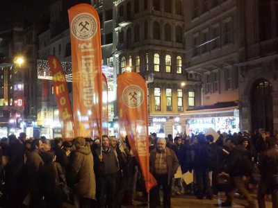 İstanbul İKK yeniden gündeme getirilen torba yasayı Galatasaray Meydanında yaptığı basın açıklaması ile protesto etti.