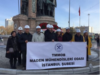 Dünya Madenciler Gününde Taksim Cumhuriyet Anıtına Çelenk Bırakıldı