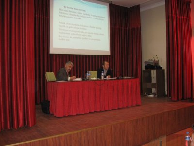 Ücretli ve İşsiz Mühendisler Ankara Bölge Kurultayı Hazırlık Toplantıları kapsamında Afyon ili ikinci toplantısı 11 Ekim 2009 Pazar günü Afyon Kocatepe Üniversitesi Kültür Merkezi&#8217;nde yapıldı 