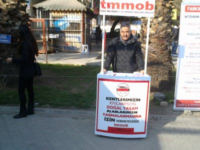 TMMOB Yasasına Karşı Başlatılan İmza Kampanyası için TMMOB İzmir İKK Standında Görev aldık. 