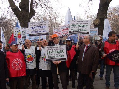 Seyitömer Termik Santralı&#8216;nın kömür sahasıyla birlikte özelleştirilmesine yönelik ihale protesto edildi