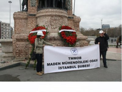 Taksim Atatürk Anıtına Çelenk Konuldu